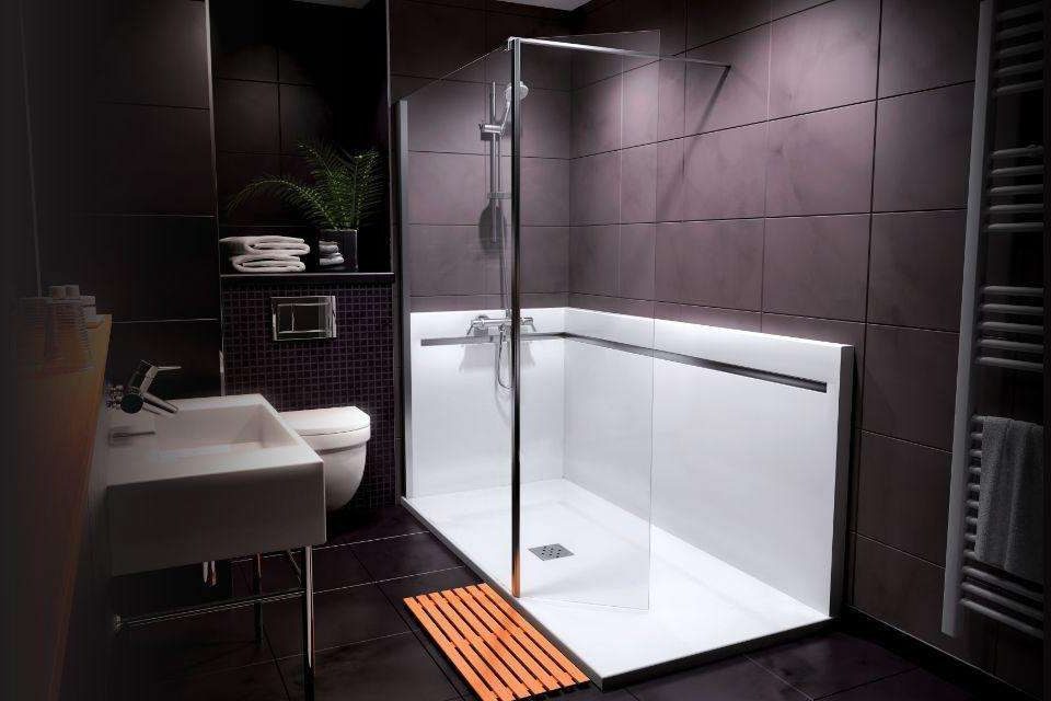 Remplacer une baignoire par une douche italienne : étapes et prix